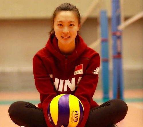 吃瓜娱乐酱打排球,展现青春风采